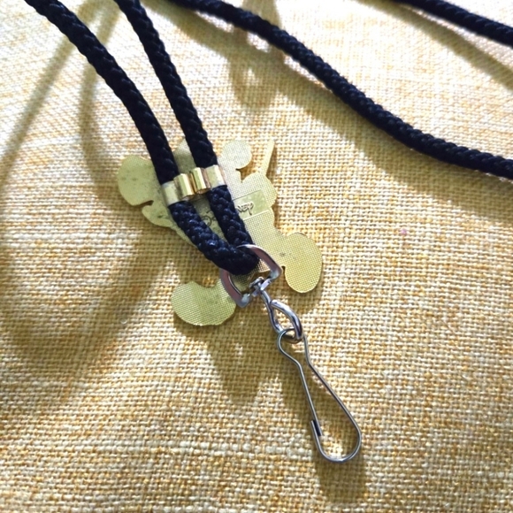 💛 2/$19 or 3/$25  NWOT Mickey Mouse Black Lanyard with Clip - Picture 2 of 2